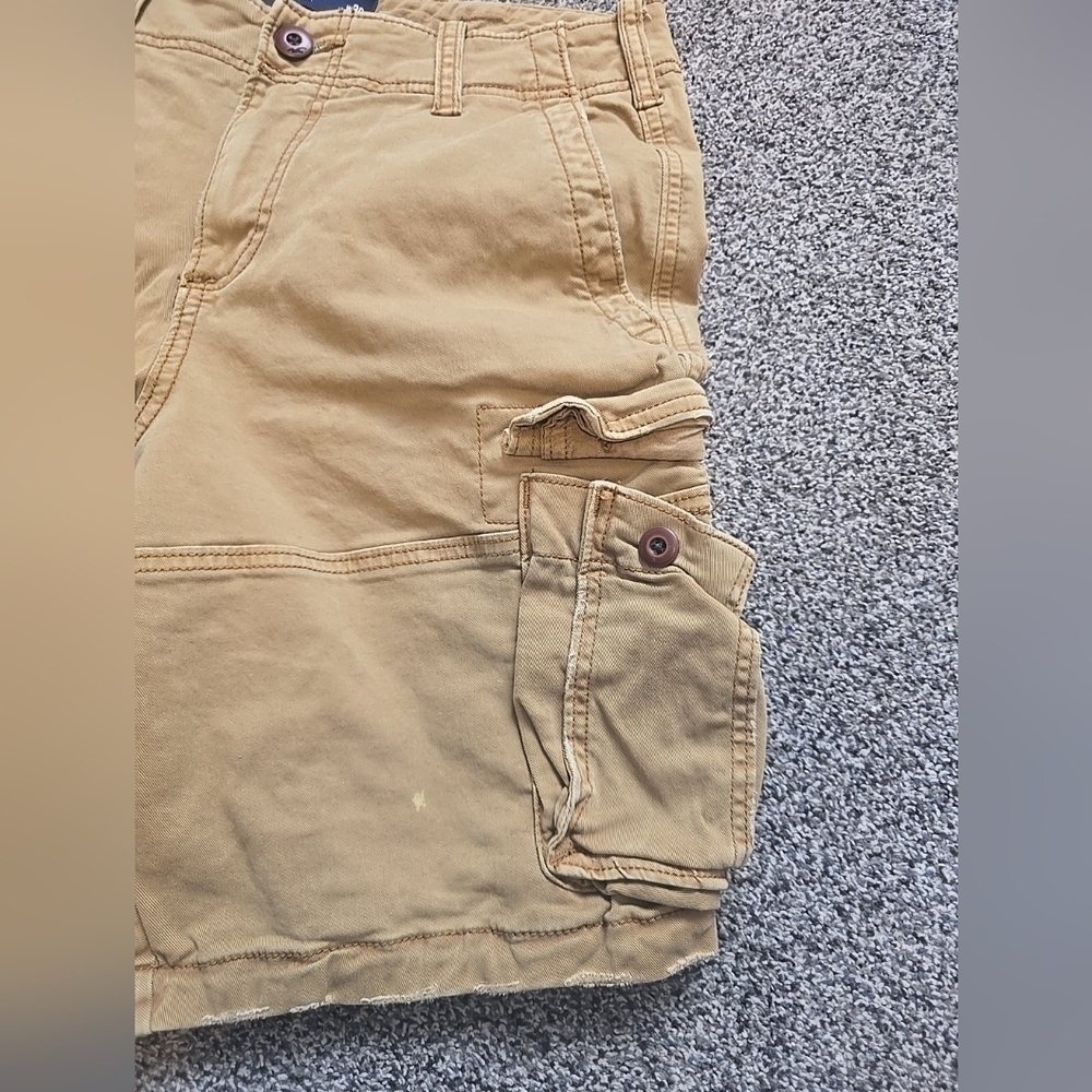 Hollister Men's Khaki Cargo Shorts Tan Utility Pockets Button Fly Y2K Size 30 - Picture 9 of 10